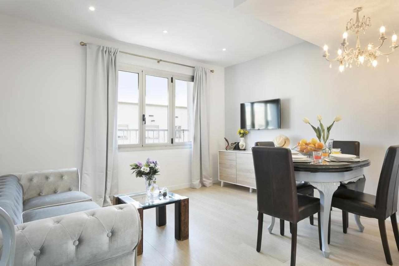 Apartment Leonor Barcelona Luaran gambar