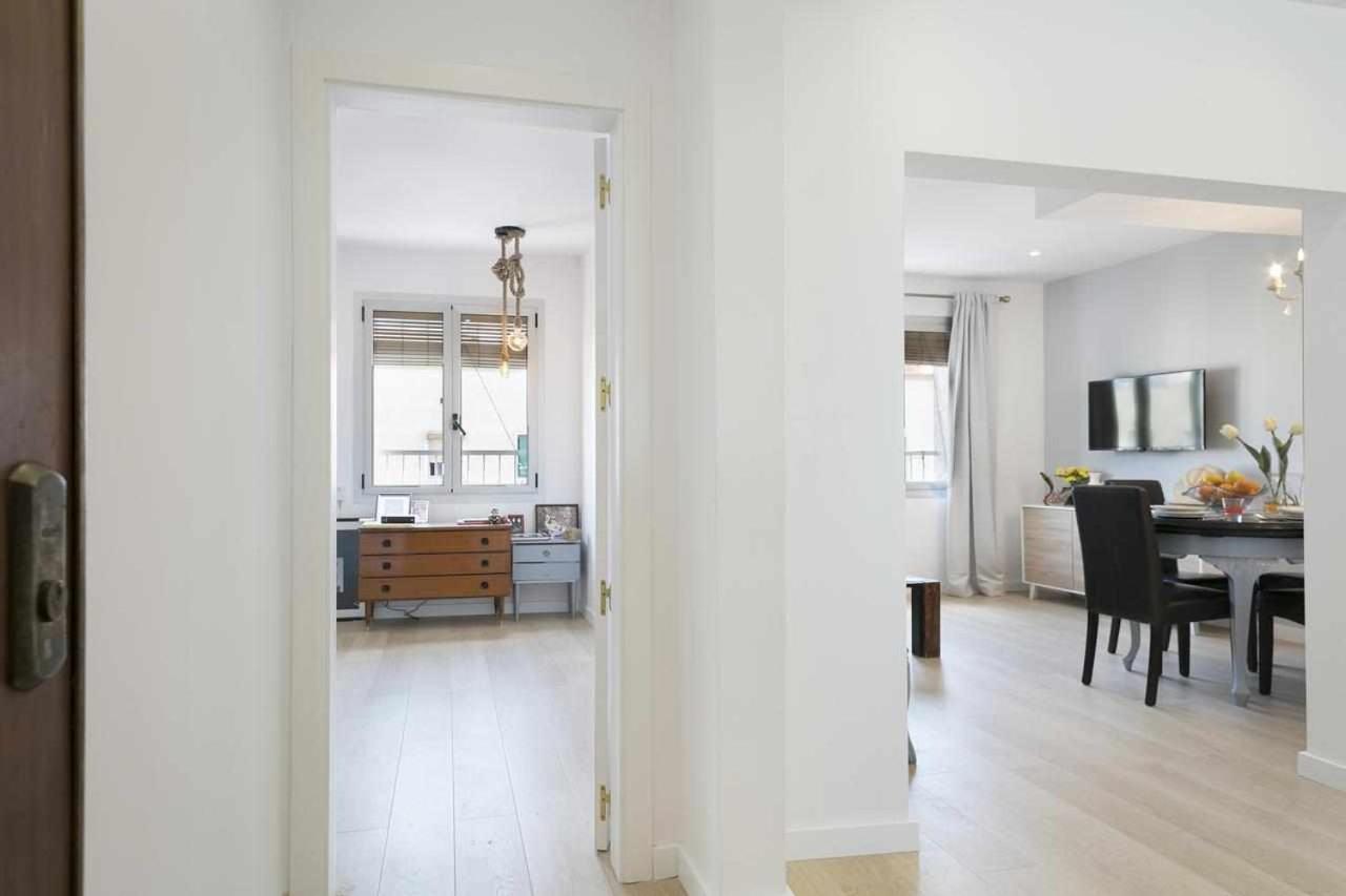 Apartment Leonor Barcelona Luaran gambar
